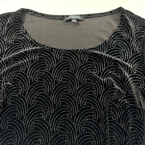 Notations Black Velvet Metallic Top Women’s 1X Hi-Low Long Sleeve Evening Blouse - Picture 7 of 9